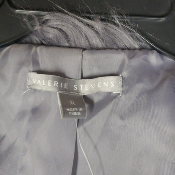 Vest - Picture 4 of 4